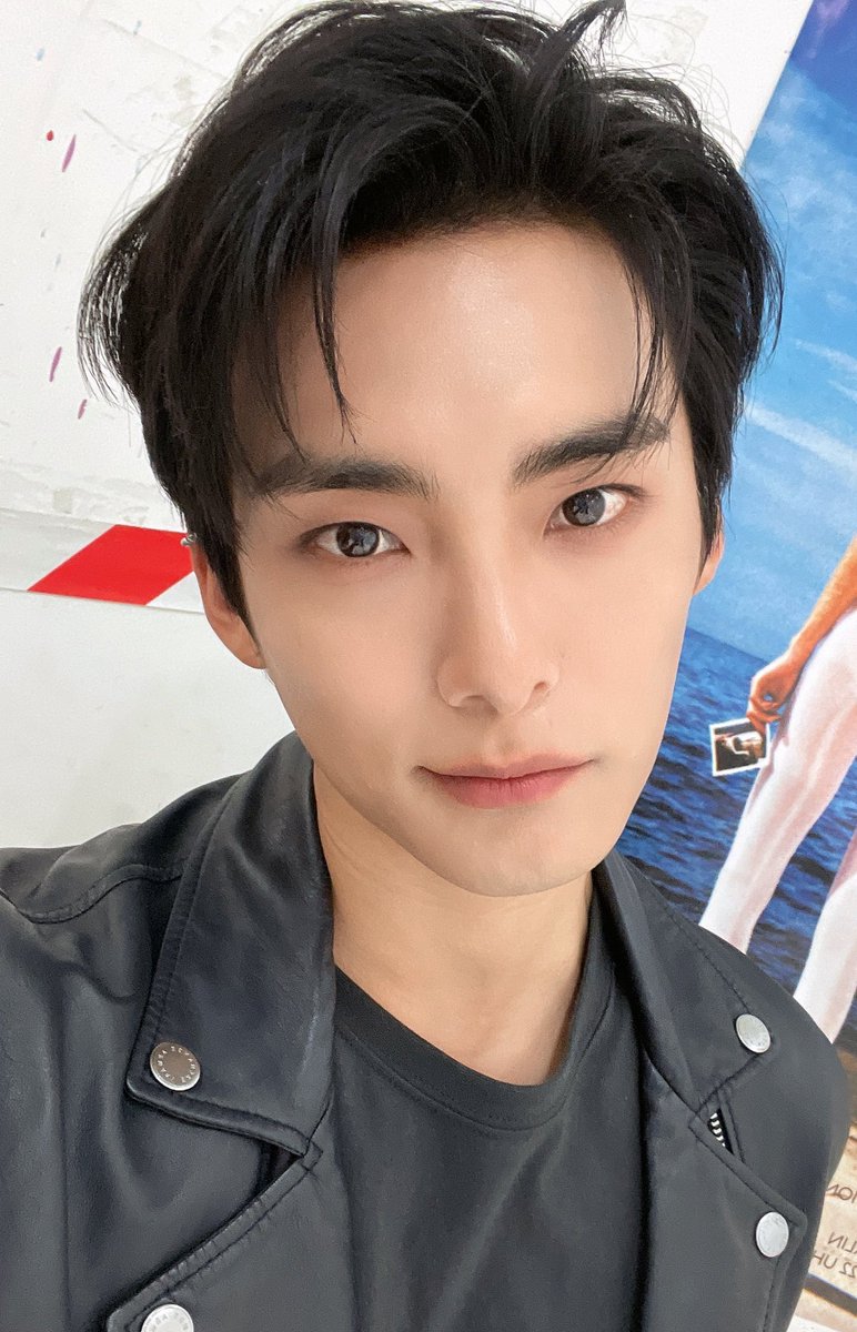 official_ACE7's tweet photo. [#에이스_박준희]
ㅎ..ㅎ
#ACE #에이스 https://t.co/gnfLwebljf
