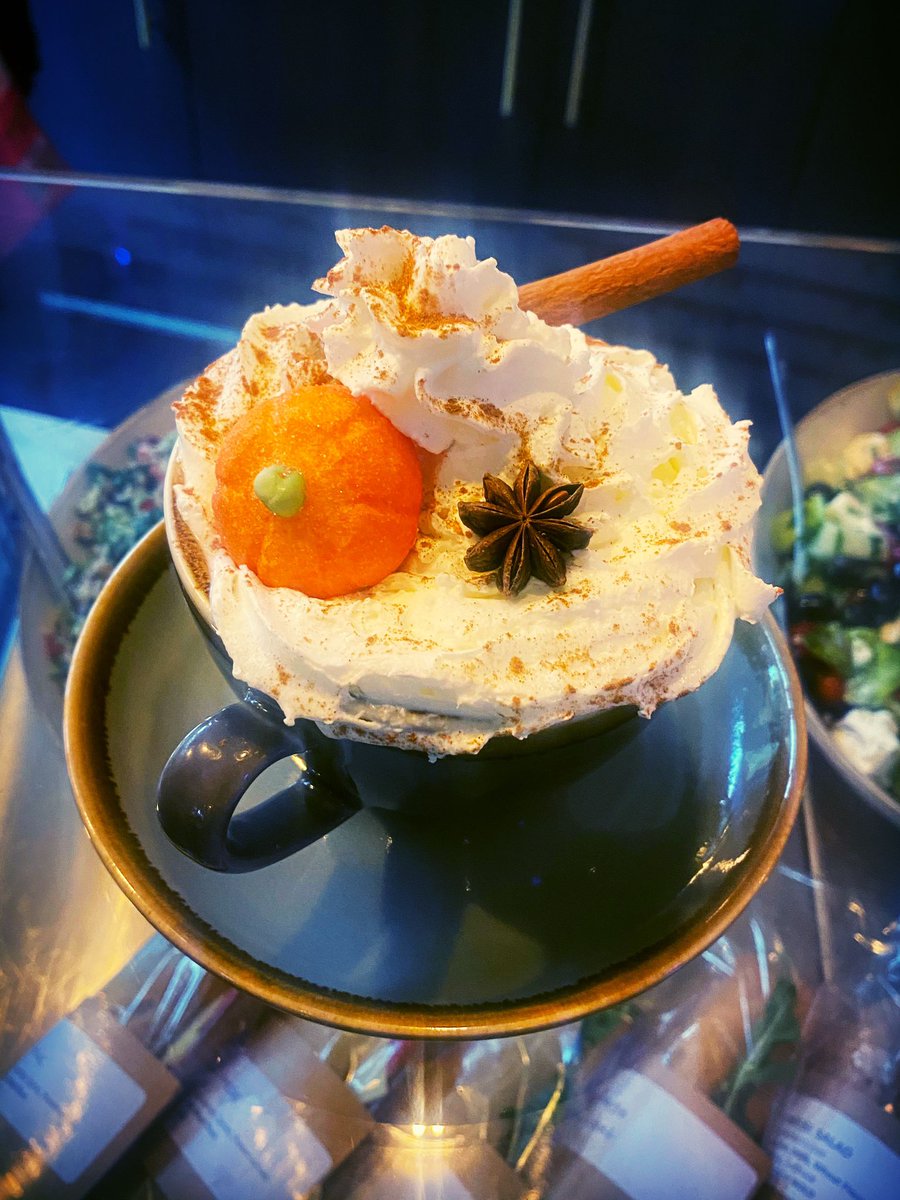 WillowCafeKew's tweet photo. 🎃☕ Prepare for Halloween with a Spooktacular Treat at #WillowCafe! ☕👻 The enchanting aroma of #autumn is here, and so is our #PumpkinSpiceLatte! 🍂🎃 Come on over and try it for yourself at Willow Cafe. 🍁🍂 Don't miss out! 🧡👀 #HalloweenTreats #AutumnDelights🍂🎃🍁 https://t.co/wvA0JmVvZ2