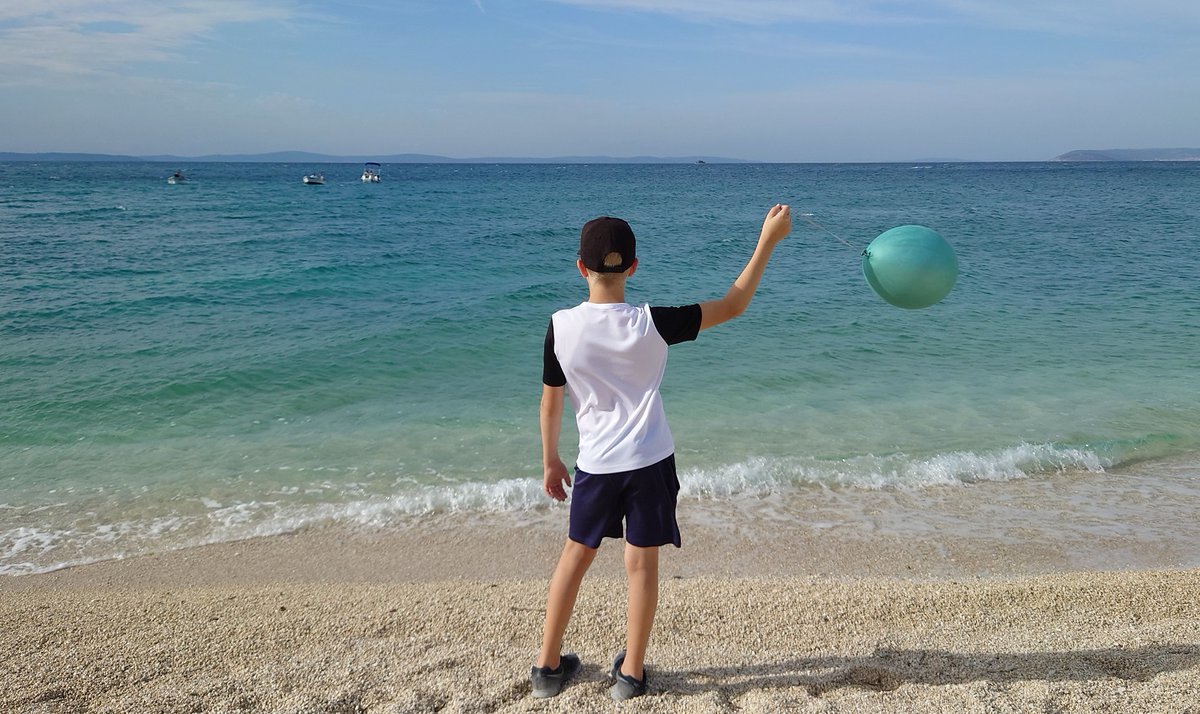 Syyslomalla reissuun? Esimerkiksi Välimerellä #UVsäteily on nyt yhtä voimakasta kuin Suomessa keskikesällä. Ihon suojaaminen ja #VarjoVaateVoide on siis hyvä muistaa. UV-indeksiä voit seurailla <a href="/IlmaTiede/">Ilmatieteen laitos</a> sivuilta ja Sää-sovelluksesta. ilmatieteenlaitos.fi/uvi-ennuste
#Suniho