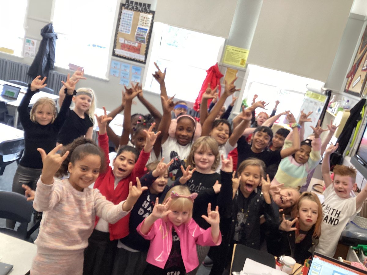 knightontmet's tweet photo. #Richmondclass (Y3) dressed as rockstars and took part in the @TMETrust Cross Trust Battle! They were enthusiastic, focused and showed a lot of resilience. #mathsismega #challenge #KnMPAmaths https://t.co/Xg4gLC5Nj0