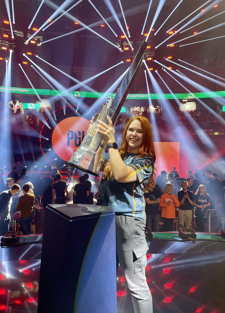 hehnal_'s tweet photo. Goodbye KOI / Rogue family 💜💙

Hey guys, I want to share with you that I have decided to part ways with KOI and will be leaving the team at the end of Iberian Cup.

As for the future, I don’t know yet what it brings and where I’ll end up, so I will be LFT for now 🙏 https://t.co/rEWCyLWY5k