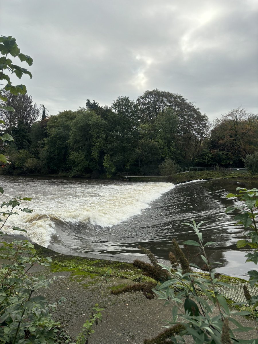 With river levels rising it’s an ideal time to capture valuable data. 

⚠️ Weirs are dangerous please stay clear and find alternative routes home this weekend if out in Shrewsbury. 

#weirs #flooding #waterincidentmanagement #shropshireflooding