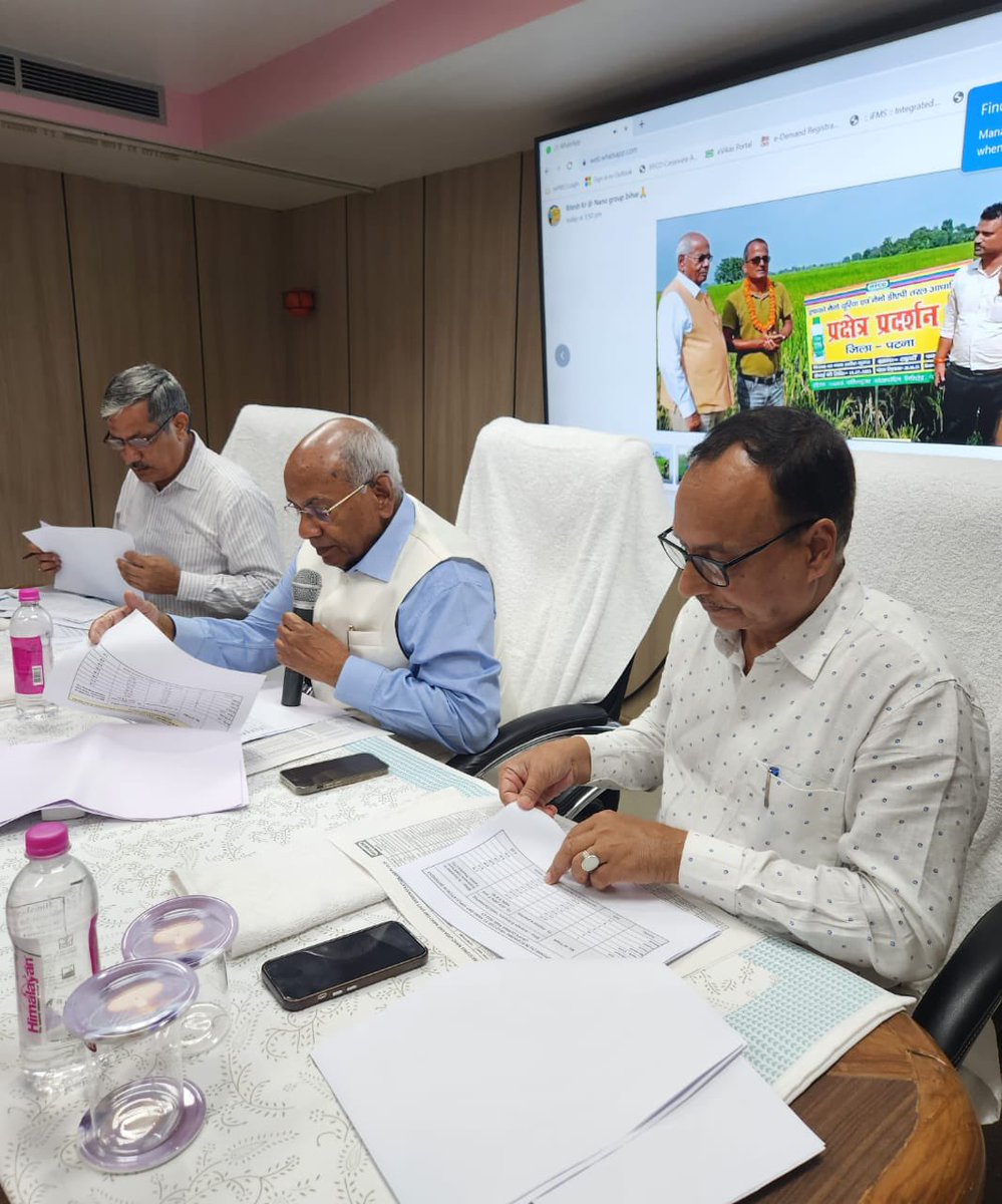 drusawasthi's tweet photo. Today, during my ongoing visit in Bihar state, I also visited IFFCO State Office in Patna. I also took the meeting all state officials along with field staff and discuss the progress of #IFFCONnanoUrea #IFFCONanoDAP in terms of plot demonstrations, field visits and farmer training programs. I also met state team of @IFFCO__TOKIO and discussed state progress. Overall, It was a fruitful meeting.