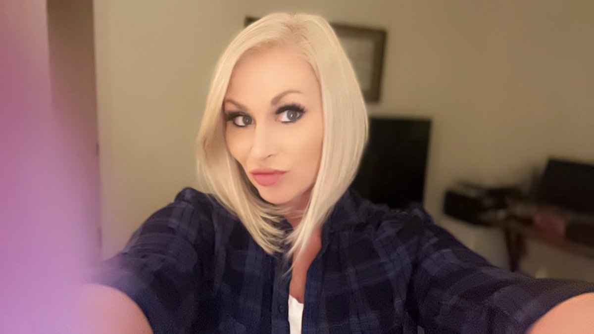 Goddesspeyton13's tweet photo. So super single &amp; I’m loving it here 🫶🏼🥳 https://t.co/gECT6lqs7l