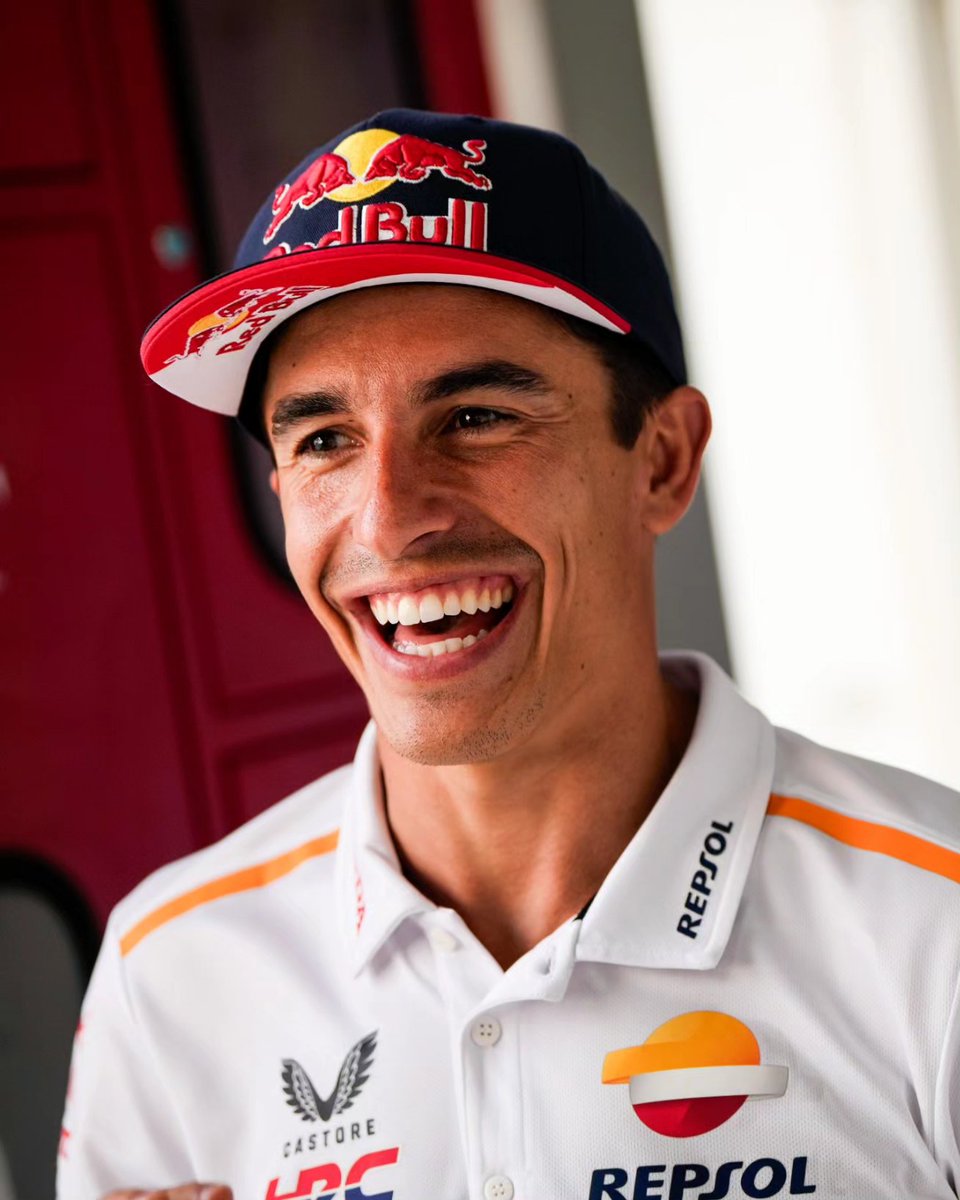 marcmarquez93's tweet photo. Some of my favourite photos of the day at #IndonesianGP 🇮🇩✌🏻

#MM93 #MotoGP https://t.co/1f2NvHEBwJ