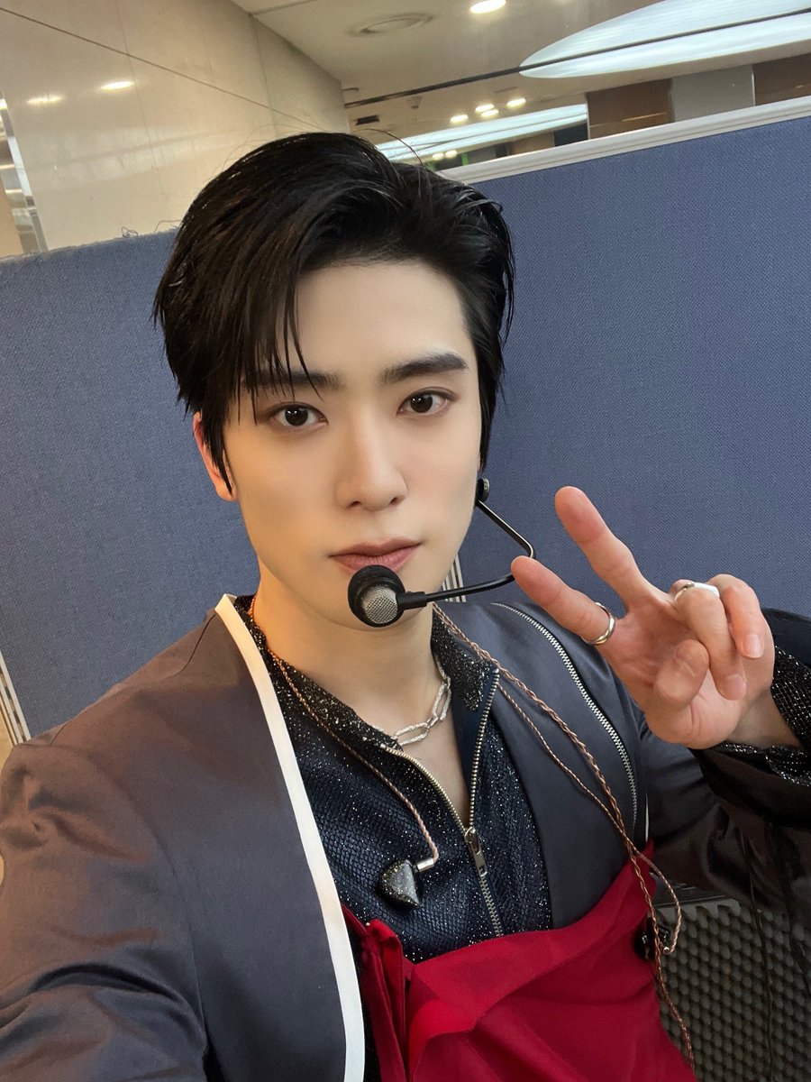 NCTsmtown_127's tweet photo. 시즈니!!! 첫방 팩트체크 어땠나요?
오늘도 응원 와준 시즈니 그리고 멀리서 봐준 시즈니 다 너무 고맙다
활동 파이팅!!

#JAEHYUN
#NCT127 #FactCheck #不可思議
#NCT127_FactCheck
#NCT127_FactCheck_불가사의
#FactCheck_불가사의_不可思議 https://t.co/zDuUsd9HQr