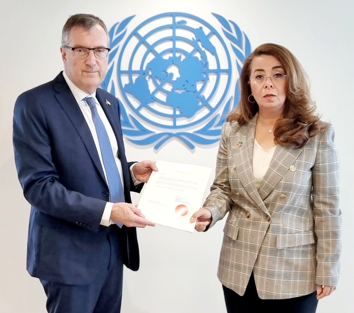 UN_Vienna's tweet photo. Welcome to the new Permanent Representative of #Israel, David Roet, who presented his credentials today to the Director-General of #UNVienna @GhadaFathiWaly - more ➡ https://t.co/jRgV4I8p4L https://t.co/n9xPn4ywvV