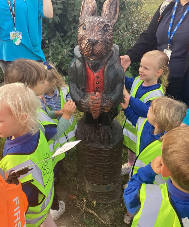 Eliz_Coll's tweet photo. Yesterday the Kingfishers enjoyed the Wind in the Willows trail walk at Les Vardes Quarry. A great morning looking for the carved wooden statues of Mole, Rat &amp; Mr Toad. Thanks to the Health Improvement Commission &amp; also to the Eat Well Team for the  yummy snacks! #ECJS #Discovery https://t.co/A4J2yWkFlm