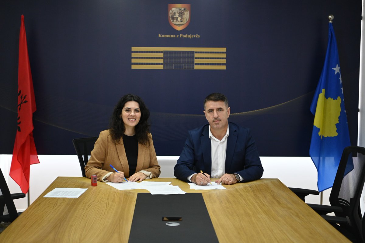 spacesyntaks's tweet image. Në vazhdimin e iniciativës sonë për të dokumentuar të gjitha shtëpitë që gjatë viteve të 90-ta u përdorën si shkolla, sot kemi takuar Komuna e Podujevës, Drejtorinë e Arsimit për të filluar bashkëpunimin për identifikimin e Shtëpive Shkolla.

 #ShtëpiveShkolla90&apos;