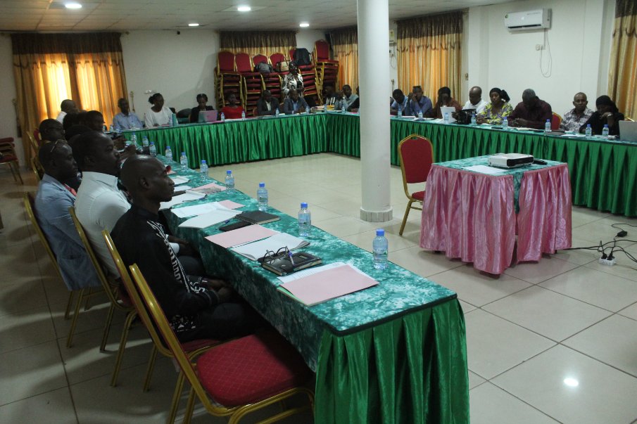 Un atelier de restitution s’est ouvert à #Ckry à l’initiative de #ISAU en collaboration avec <a href="/UNHABITAT/">UN-Habitat</a> sur les questions de planification urbaine et territoriale entre autres. Ces formations en faveur des cadres du #MUHAT s’étendent du 10 au 31 octobre prochain.