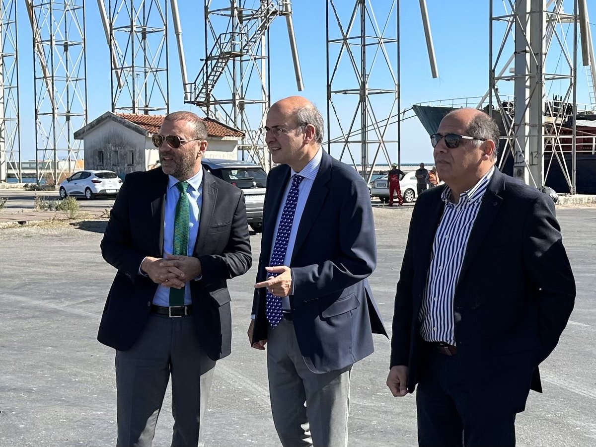Επίσκεψη &amp; ξενάγηση του Υπουργού Εθνικής Οικονομίας &amp; Οικονομικών της <a href="/govgr/">Ελληνική Κυβέρνηση</a>, <a href="/K_Hatzidakis/">Kostis Hatzidakis</a> στον λιμένα Αλεξανδρούπολης και ενημέρωση του για τον στρατηγικό σχεδιασμό του Οργανισμού, τα φορτία που διακινούμε καθώς τις οικονομικές μας επιδόσεις!
