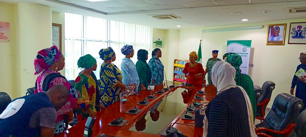 APC_PSN's tweet photo. Yesterday, on the #InternationalDayoftheGirl, the leadership of PSN paid a courtesy visit to the Honorable Minister for Women Affairs, Barr. Uju Kennedy Ohanenye.

We discussed the importance of investing in the development of girls and safeguarding the rights of girls &amp; women. https://t.co/bYOGXBhrAy