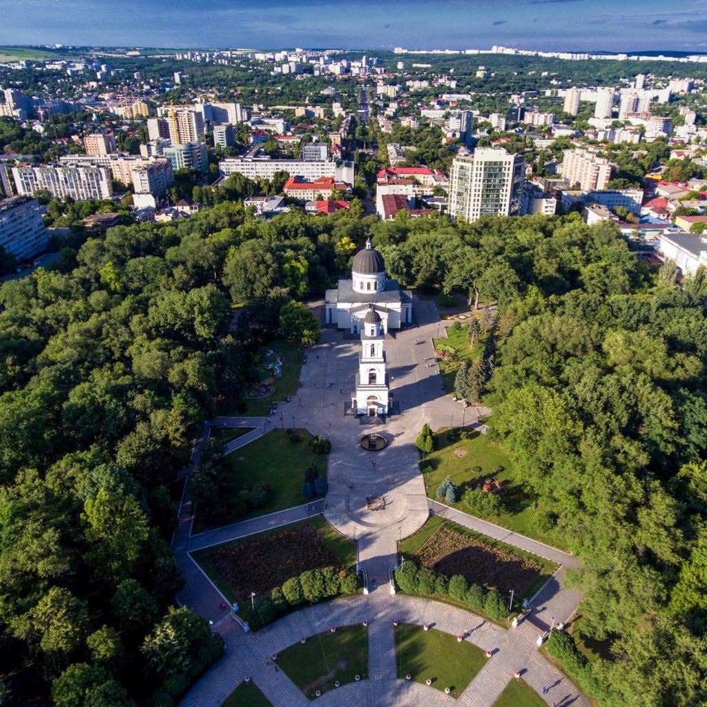 Moldova has shown time and again how deeply committed it is to its EU accession path.
 
You have come a long way already, despite so many obstacles and Russia’s threats to your democracy. 
 
So I’m here to say: well done, stay focused and keep up the good work!