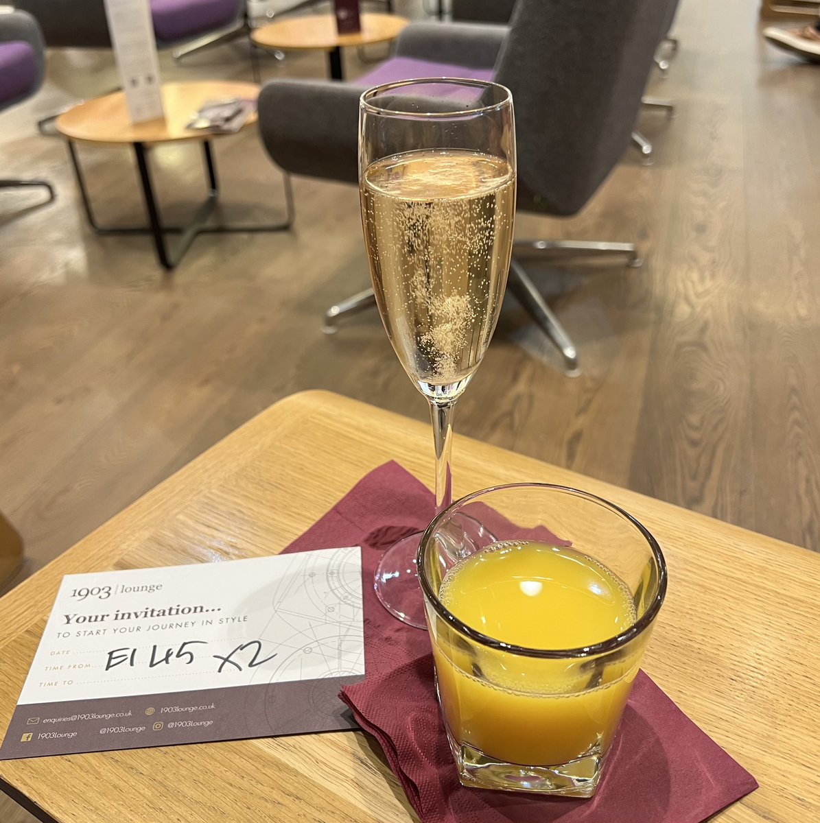 🎶 Concrete jungle where dreams are made of! 🎶
Leaving the sunshine and heading for the rain … sounds familiar. 🤔☔️