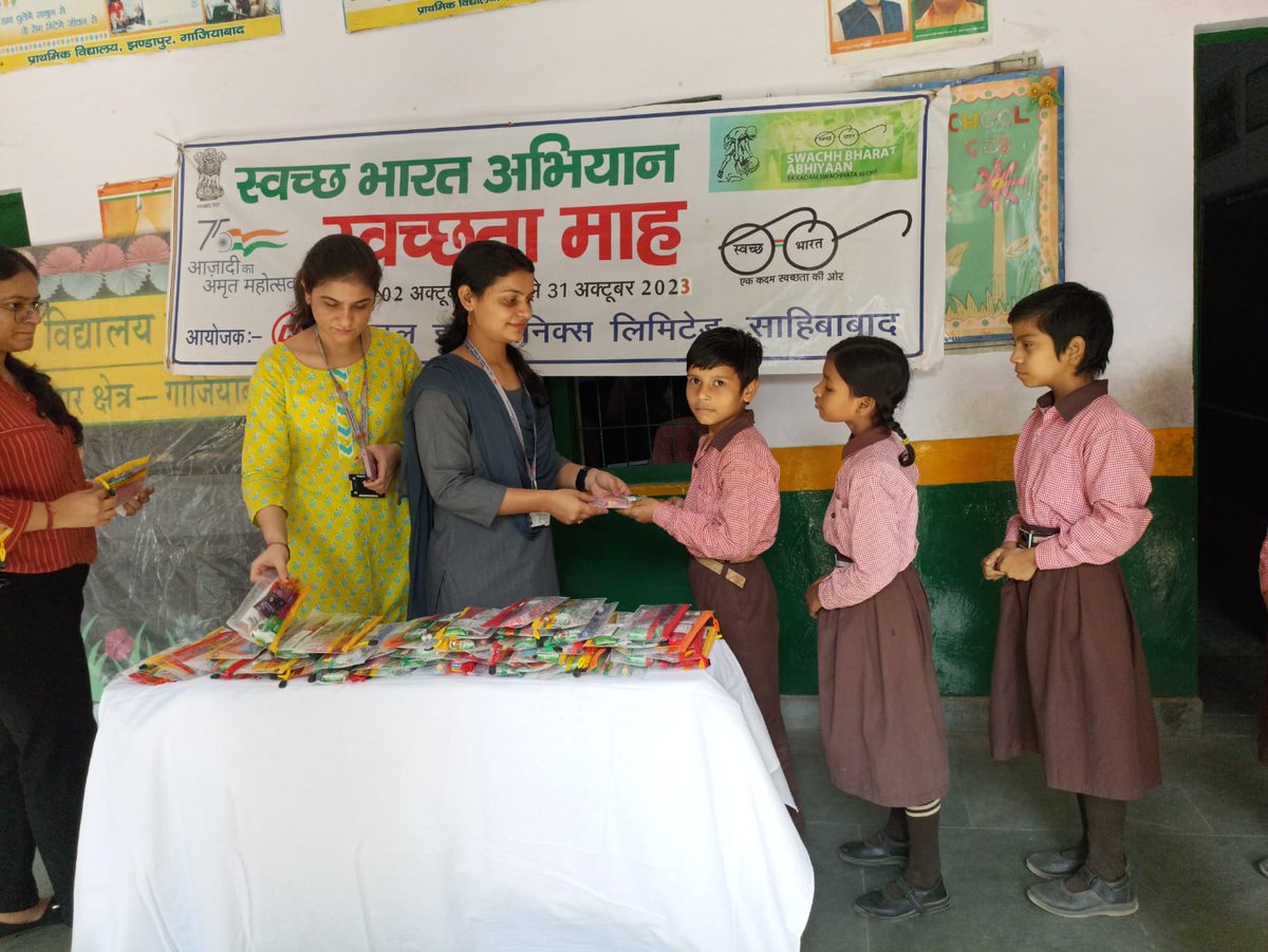 celbharat's tweet photo. To bring awareness among the future of our Nation, CEL employees have distributed hygiene kits to school children of Prathmik Vidyalaya Jhandapur and to the needy children nearby our company as part of the special swacchta drive launched by CMD,CEL. https://t.co/ziAXlkdM3S