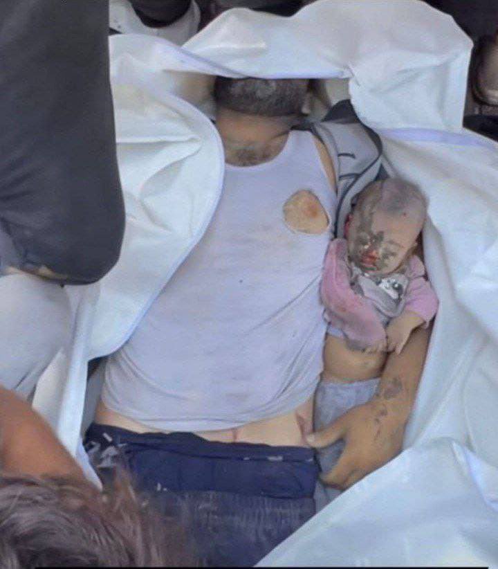 Bhagal_Sanjuu's tweet photo. He tried to protect her, but they ascended to heaven together 
💔💔💔 #FreeGaza #Israel
#IsraelPalestineConflict
#IsraelTerrorists #IsraelPalestineWar #GhazaUnderAttack https://t.co/SHu4uPMFNO