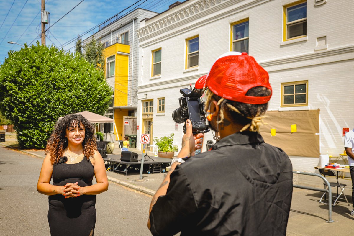 🎬#Wavelength is on a mission to empower #underrepresentedvoices. They've launched the #WAVEGrant to help emerging female and non-binary #filmmakers of color create impactful films. 🎥 Join the wave of change👉 bit.ly/3ZVb0m4

#filmgrants #nonbinary #femalefilmmakers