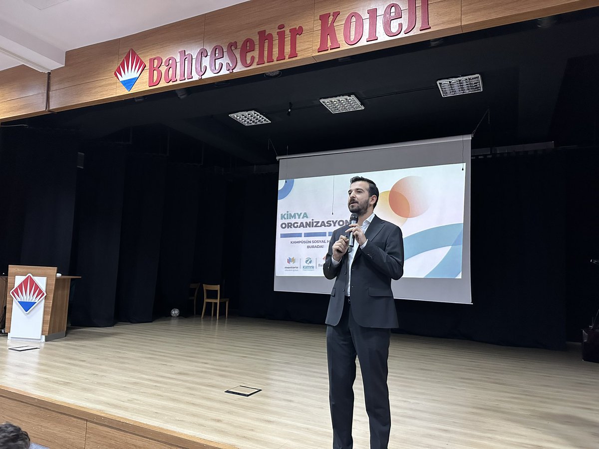 Uluslararası Eğitim Günleri kapsamında kampüsümüze gelen Mentora Education Group ve Kimya Organizasyon yetkililerinin Lise kademesi öğrencilerimiz için Mentora American School, Öğrenci Değişim Programları,Mentora Speak ve Yaz Okulları hakkındaki sunumları devam ediyor ❤️💙