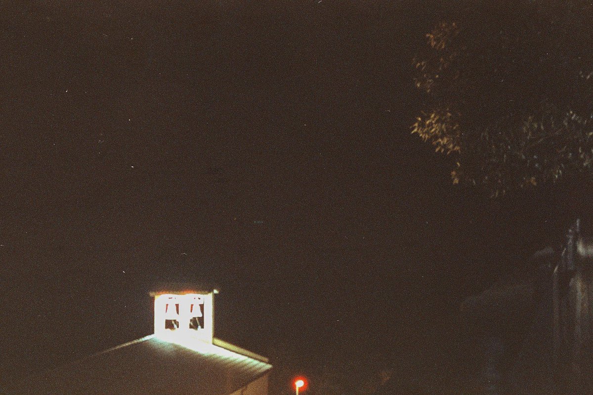 VandeMdna's tweet image. Campane nella notte
(chiesa del SS. Crocifisso 1537-1798)

(shot on film with Canon 1000 &amp;amp; Cinestill film 800T)

Palmi #calabria #pellicola