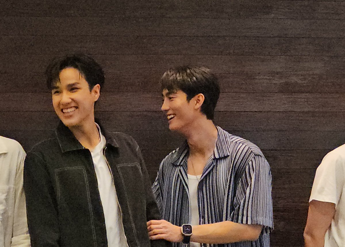 opel_zuza's tweet photo. ช็อตฟอสสะดุ้งตกใจนีโอไปข้างบุ๊คคือไม่ได้เลย ขำมาก โอ้ย เอ็นดูมาก 555555555555555555554

#fforcejs #kasibook #neo_neos
#OnlyFriendsSeriesLIVE https://t.co/xPB4Ho1HA2