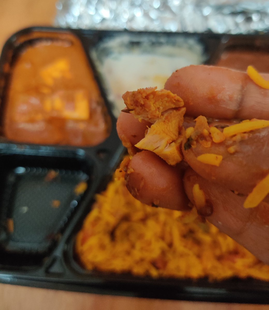 Is it fair to be ordering and to get a veg meal with chicken pieces in it? I ordered a veg thali from Pind Punjab through #Swiggy in Pune and found some chicken pieces in the rice. Should I file a complaint on consumer court? What compensation should I get?  <a href="/Swiggy/">Swiggy</a> <a href="/SwiggyCares/">Swiggy Cares</a>