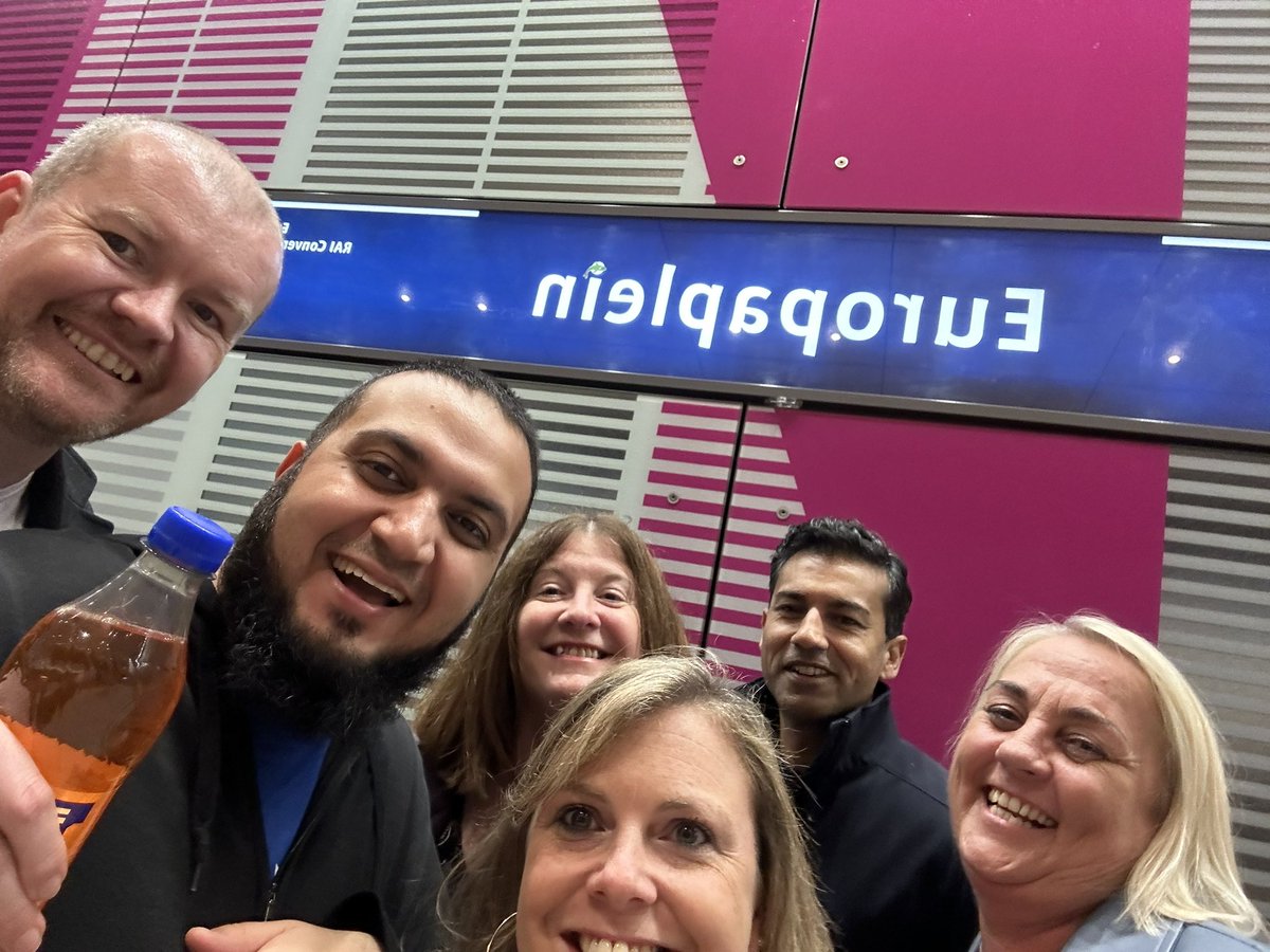 abid_patel's tweet photo. Enjoyed exploring the city Amsterdam with the awesome UK contingent, sufficiently fulled by @irnbru! 🇳🇱

Thank you @EdutechEurope &amp; @BilottaA for bringing us together! ❤️

#EdTech #EduTwitter #Education #EDUtechEurope #Amsterdam #Tourist #PLN 🥰 https://t.co/MlbgXl73PB