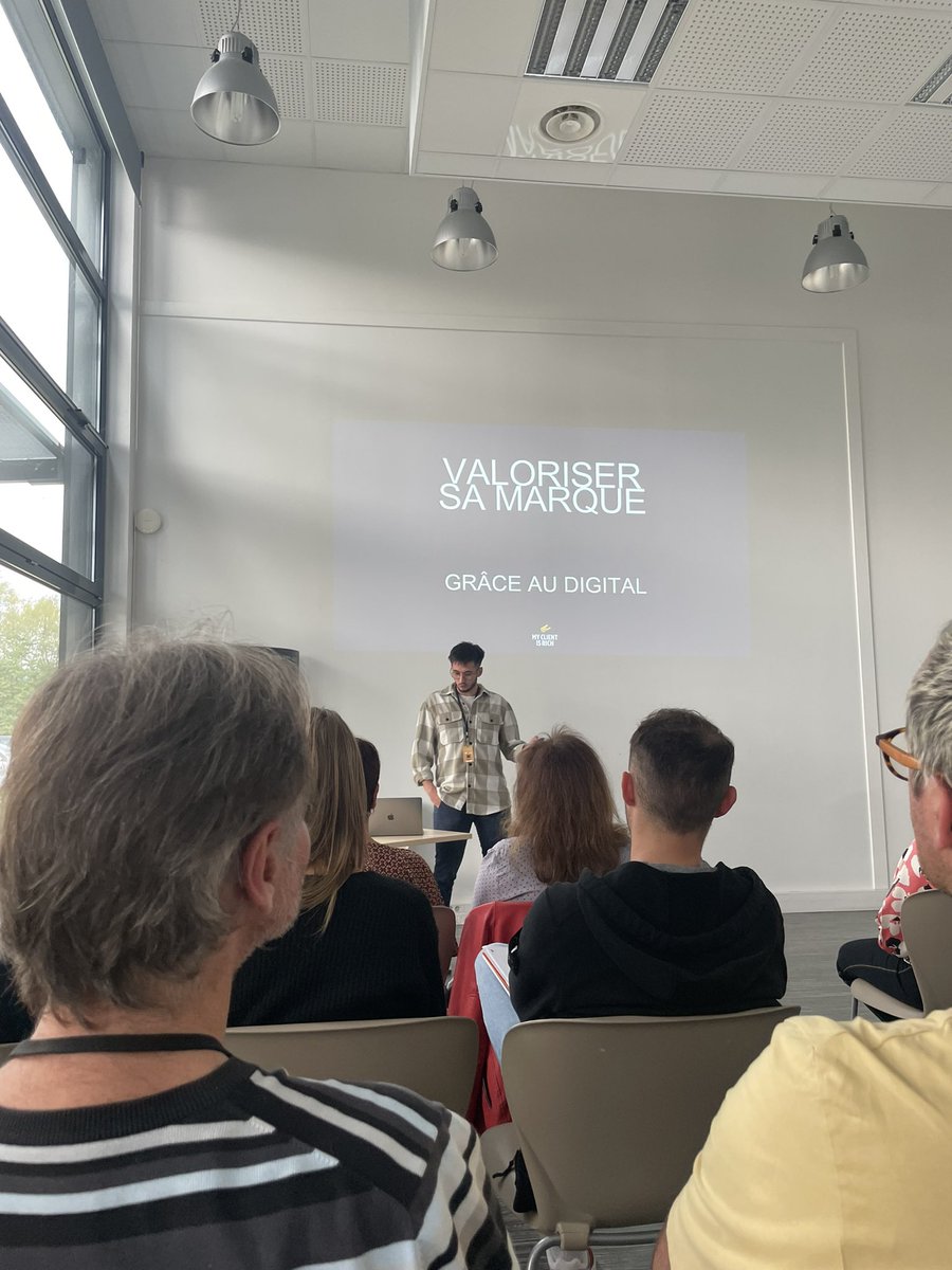 CMSstrasbourg's tweet photo. En avant pour l’atelier « Valoriser sa marque » avec Tom Morice de @myclientisrich 

RDV à Bergheim 📍

Un parcours remplie de communication 🎨 https://t.co/0rIPaKDhYN