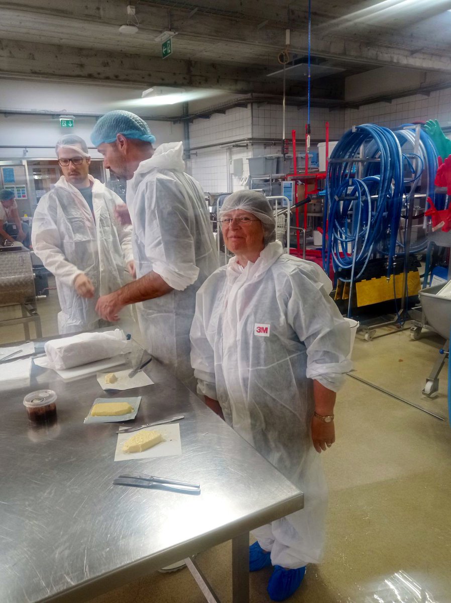 EleveursChevres's tweet image. Après une matinée d’ateliers, nous avons eu l’Assemblée Générale de #FACEnetwork, qui rassemble les fédérations représentant les producteurs laitiers fermiers et artisanaux de 17 pays UE. Puis démarrage de la Cheese Conférence, avec une présentation de la présidente Kerstin Jürss