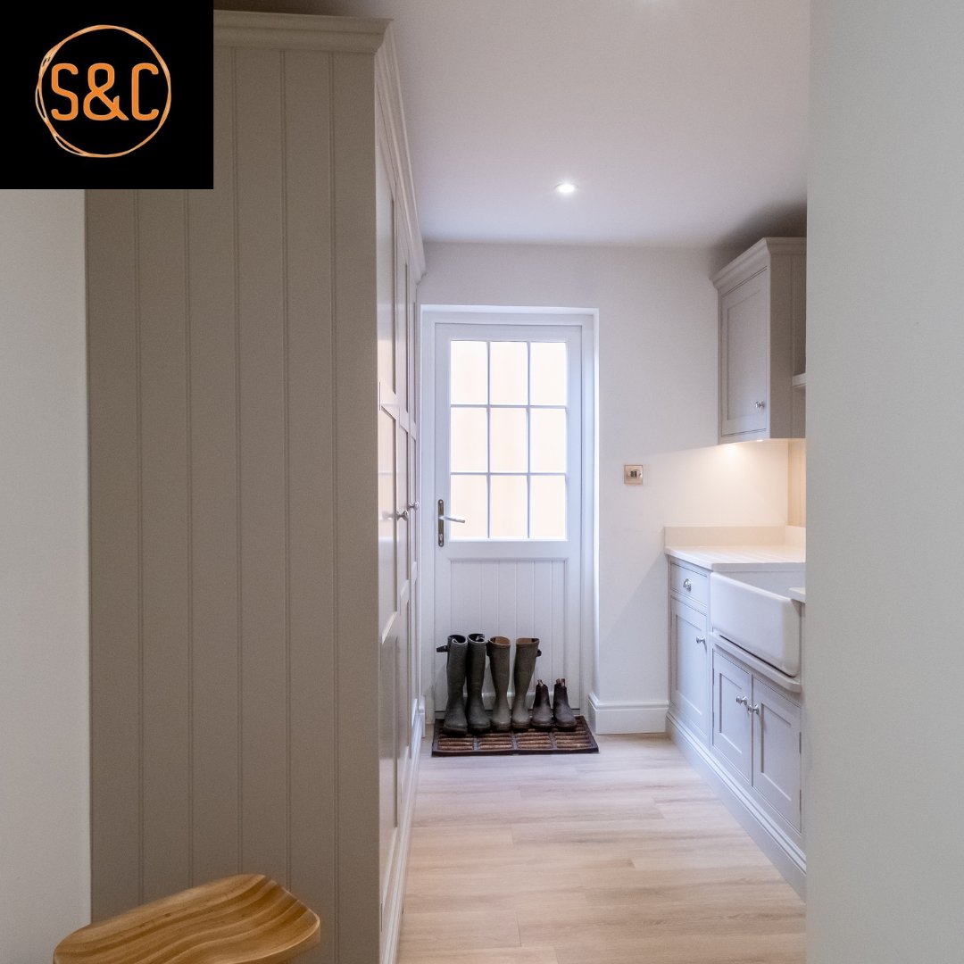 SCUniqueWoodSo1's tweet photo. The ultimate kitchen and utility room combo – ‘The Springfield’! Tailored to every wish! https://t.co/ZuiNYuwKCs