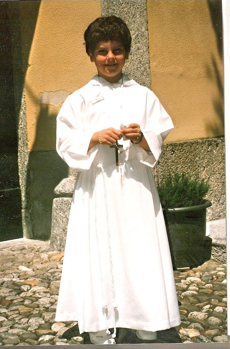"Cuanto más recibamos la Eucaristía, más nos haremos semejantes a Jesús, de modo que en la tierra tendremos un anticipo del Cielo". 
Beato Carlo Acutis ruega por nosotros 🌹