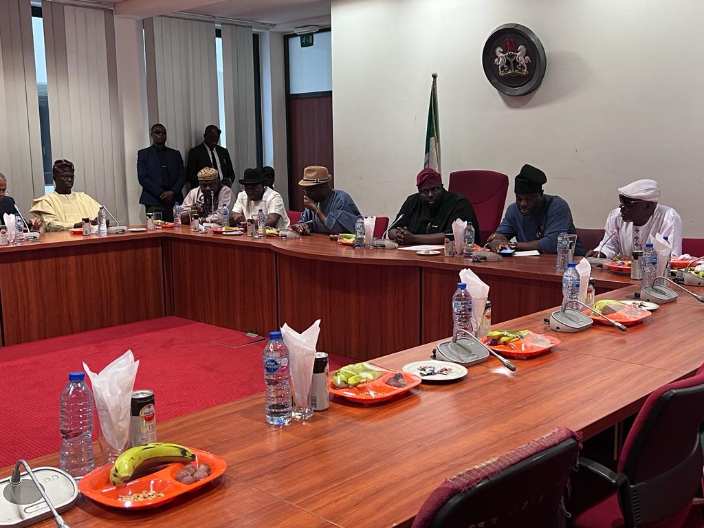On Tuesday, I presided over the meeting of the Senate Committee on the Niger Delta Development Commission (NDDC). We will continue to support the NDDC to pursue its mandate for the people of the Niger Delta region.

Æ