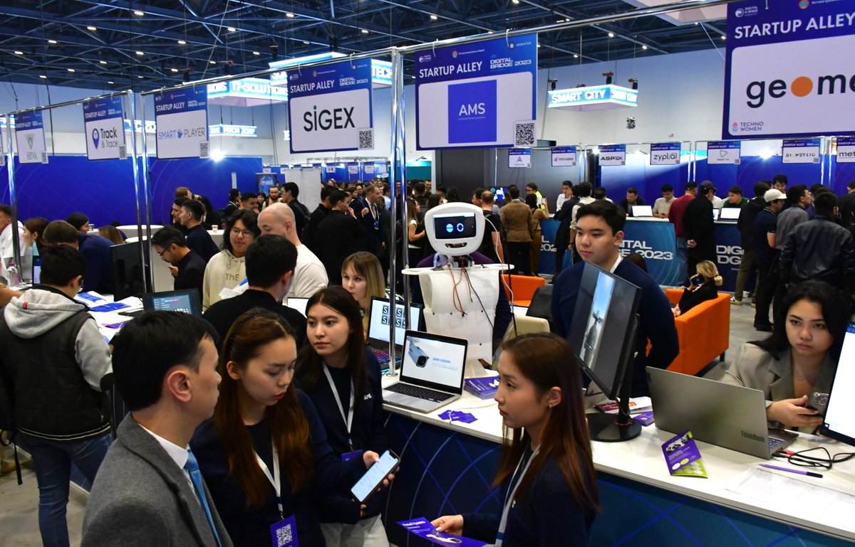 AntonUsov1892's tweet image. Busy day for @EBRD at #DigitalBridge2023 – major regional #IT conference in Central Asia. We shared our digital agenda &amp;amp; presented successful #Kazakhstan start-ups supported by us