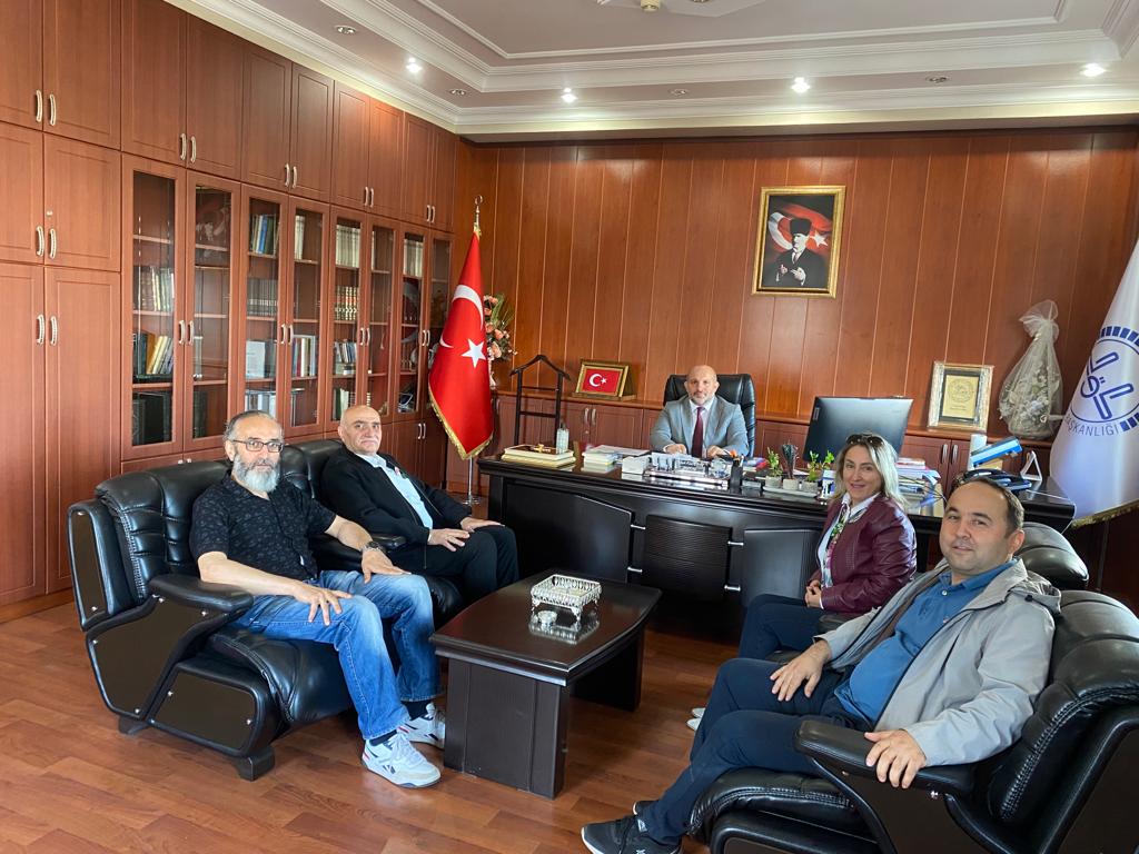bahgider2834's tweet photo. İstanbul Bahçelievler İlçe Müftüsü sayın
Selçuk Kılıçbay  Cumhurbaşkanı Recep Tayyip Erdoğan imzasıyla yayınlanan kararname ile Giresun İl Müftüsü olarak atandı, değerli müfrümüze hayırlı olsun ve veda ziyaretinde bulunduk. Artık müftümüzü Yeşil Giresun'da ziyaret edeceğiz. https://t.co/Vh5TVaCNrZ