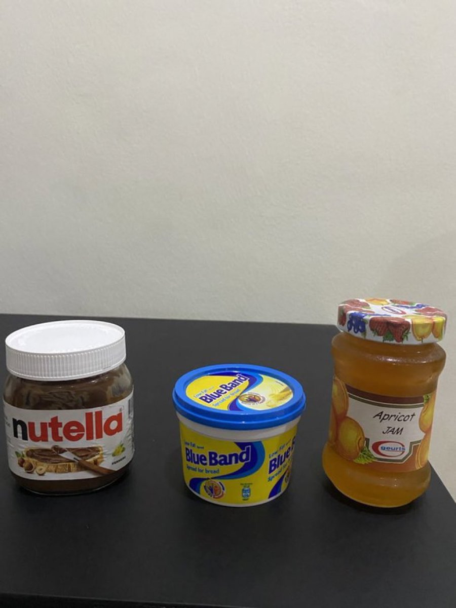 gyaigyimii's tweet photo. What’s your choice ?? https://t.co/OOlSdMT4G6