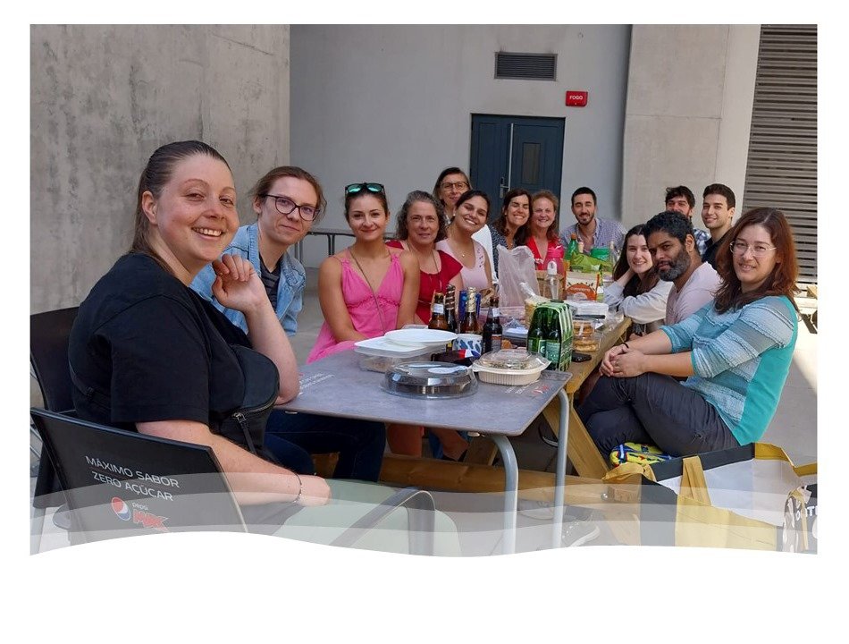 CNSantos_lab's tweet photo. Always super-fun! 🎉🍲🍰
@CNSantos_lab family lunch with (almost) all family members in the same photo 😁
It's not just about sharing tasty bites but also celebrating the achievements accomplished, and  rising a cup for the future ones! https://t.co/vUJCQEiq5A