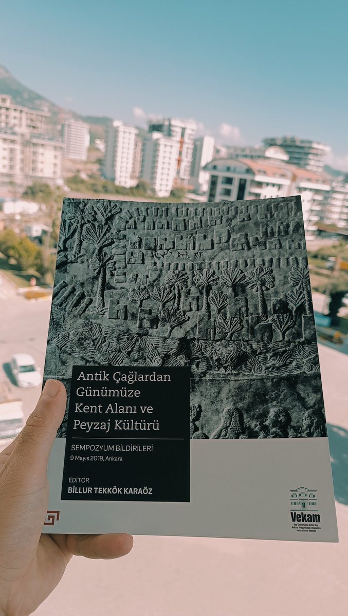 Antik çağlarda "bitkilerden bahçelere, peyzajdan kent kültürüne" dair çıkarımlar sunan bir bildiri kitabı tavsiyesi ile geldim.

Okuyun derim, sonra üzerine mutlaka bir yerlerde konuşuruz.