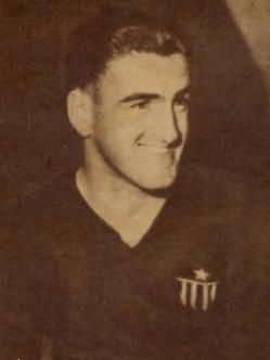 Un día como hoy pero de 1917 nacía Roque Máspoli . Gloria eterna de Peñarol y Uruguay. 
Como jugador ganó :
⭐ 1 Mundial (1950)
⭐ 6 Uruguayos 44/45/49/51/53/54
Como director técnico ganó :
⭐ 1 Copa Libertadores 1966
⭐ 1 Copa Intercontinental 1966
⭐ 5 Uruguayos 64/65/67/85/86