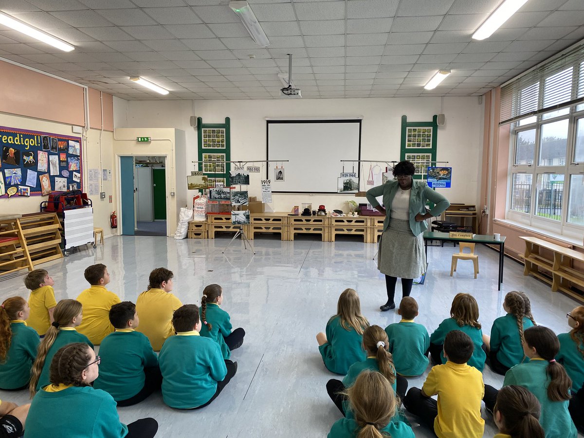MrJonesPYP's tweet photo. Diolch yn fawr @MewnCymeriad am ddod i gynnal perfformiad fel Betty Campbell! Mae’r plant wir wedi mwynhau ac wedi dysgu llawer! #MisHanesPoblDuon #BlackHistoryMonth https://t.co/ocFVO32hb5