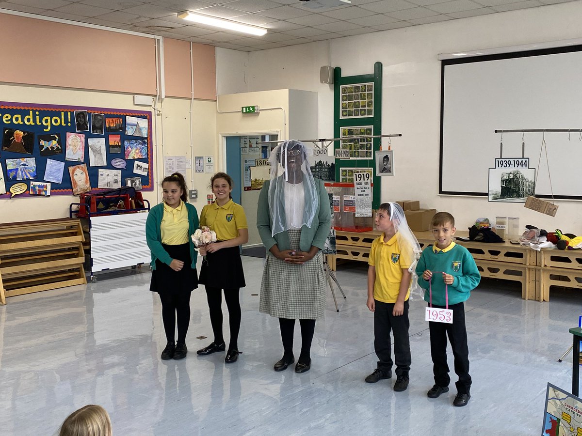 MrJonesPYP's tweet photo. Diolch yn fawr @MewnCymeriad am ddod i gynnal perfformiad fel Betty Campbell! Mae’r plant wir wedi mwynhau ac wedi dysgu llawer! #MisHanesPoblDuon #BlackHistoryMonth https://t.co/ocFVO32hb5