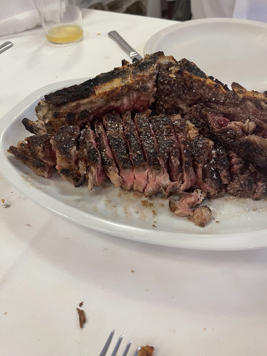 AndeerrGr's tweet image. Rodaballo y chuleta. Simple.