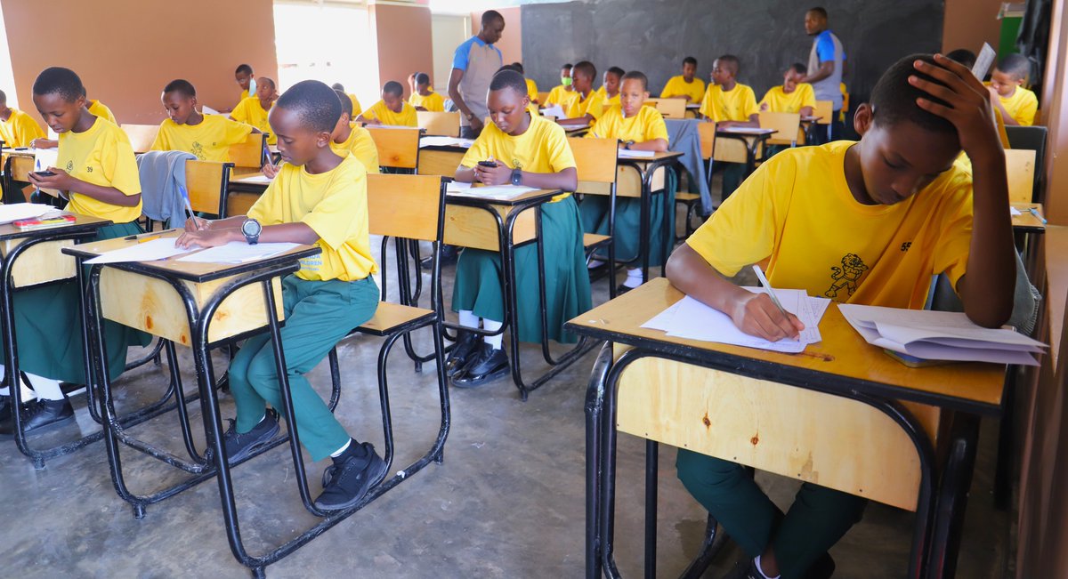 RCCS_GSF's tweet image. It’s mid-test day for dear students! Time to show off all the knowledge they’ve gained from the beginning of the current academic year. Wishing them a good luck and give it their best shot. #MidTest #StudyHard