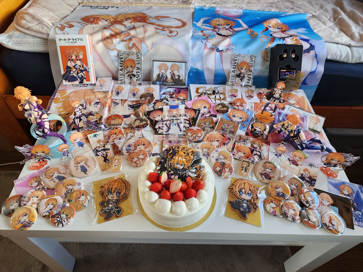 Keron79885395's tweet photo. 今日は耶倶矢、夕弦と風待八舞の誕生日！！
今年は風待八舞を主役に、耶倶矢と夕弦をそれぞれアイシングクッキーにしてもらった！！
耶倶矢、夕弦、八舞。誕生日おめでとう！！！
#八舞姉妹誕生祭2023
#風待八舞誕生祭2023
#八舞耶倶矢 #八舞夕弦
#風待八舞
#date_a_live 
#デート・ア・ライブ https://t.co/PryHzqaQcr