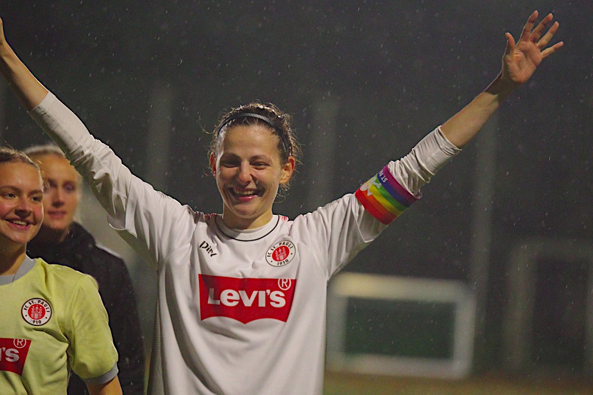MvsSchramm's tweet photo. https://t.co/uf1o80Gg3k

Lottopokal 2. Runde #wellefrauen - #fcsp1frn 0:6 (0:2) @DUEV1910 @uev1910 @MillernTon https://t.co/QIvtSvHNBr