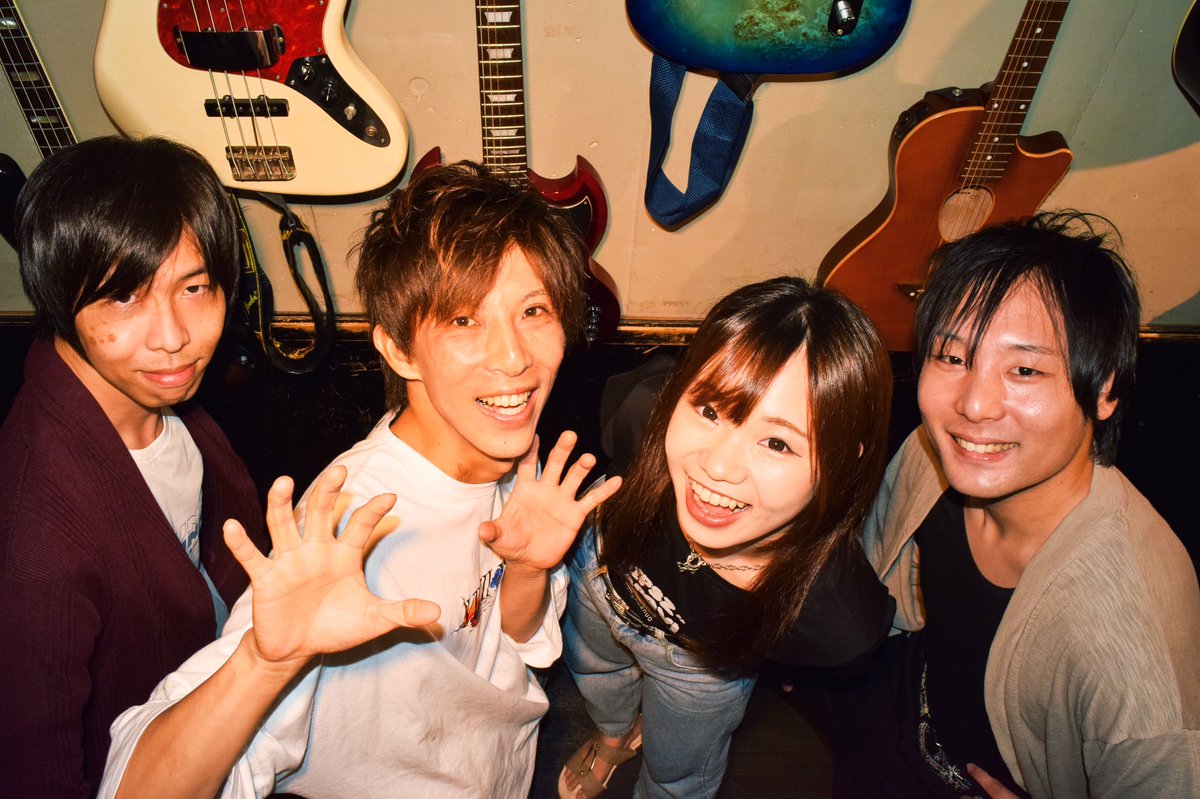 【今後のライブ予定🐰】

11/23 ミツバチロックサーキット大阪編
チケットはこちらから🎫 .·👇🏻
t.livepocket.jp/e/mitsubachi20

12/2 VIVASNUTツアーモンスター編
チケット取り置きDM.リプにて受付中！

活動再開2.3本目！
精一杯の愛を持ってあなたに届けるよ
一緒にどこまでも行こう🔥

取り置きお気軽に！