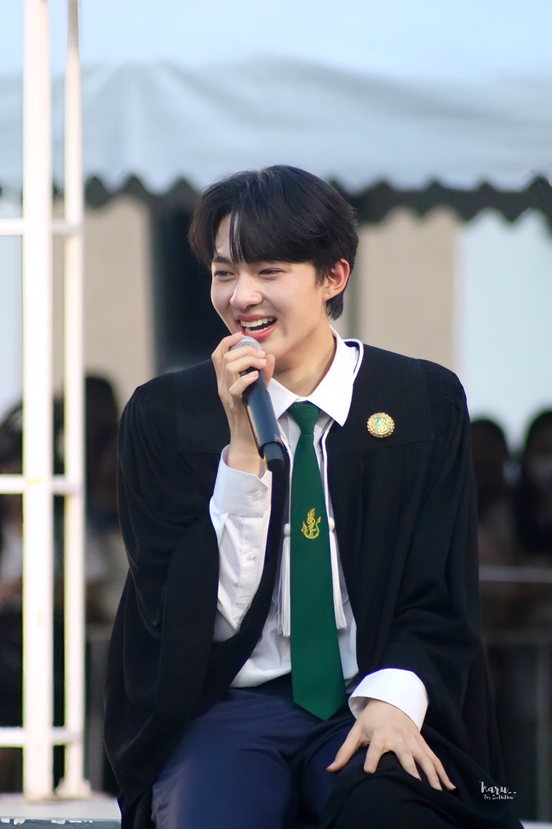 𝟮𝟯𝟭𝟬𝟭𝟮 ɴᴜɴᴇᴡ ɢʀᴀᴅᴜᴀᴛɪᴏɴ ᴅᴀʏ 🎓

พิบัณฑิตเอิ้กอ้ากสดใส ยินดีด้วยนะคับน้องนิว นุเก่งมากก ภูมิใจทิสุด 💖

ෆ⃛ <a href="/CwrNew/">NuNew</a> #NuNew ෆ⃛
—————————
12Oct Proud of NuNew                                                               #นุนิวเกียรตินิยมอันดับหนึ่ง