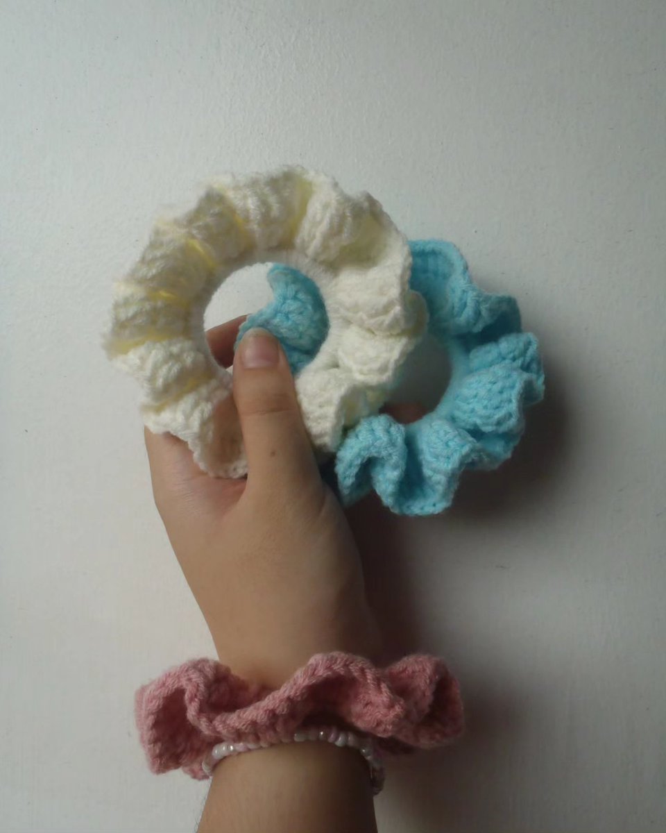 MuguCrafts's tweet photo. One can never have too many hair ties! 🌈💞 Check out our scrunchies. 

DM us for commissions!

#crochet #crochetphilippines #Philippines #crafting https://t.co/WKwsZRWbsI