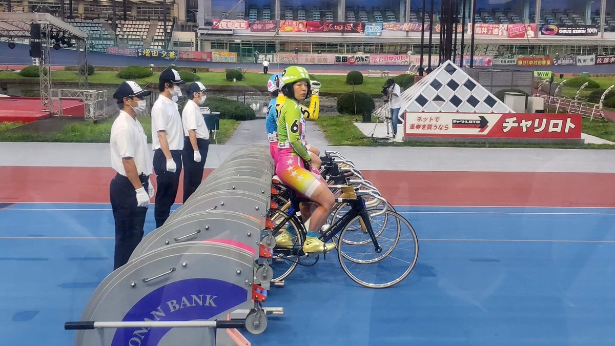 iidayoshino's tweet photo. 親友の矢野光世が引退しました。選手��しても人間としても尊敬できる奴です！
これからも温かい目で皆様よろしくお願いします。
光世からのメッセージリプライ欄に書きます https://t.co/rgl3cLKose