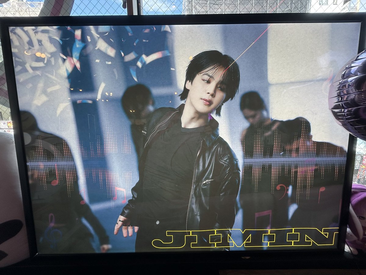 cafe_JINNY's tweet photo. 🎂Happy Birthday JIMIN🎂
ジミンのお誕生日明日からスタートです·͜·ᰔᩚ
𝐝𝐚𝐭𝐞 10.13~10.17

イベント最終日は18時まで営業になります。

RT&amp;フォローされた方から1名様に
[b1ポスター]をプレゼントします🎁

#지민 #センイル #バンタン #ジミン
#アーミー #ARMY #아미 #カフェjinny https://t.co/SAeOLNqZze