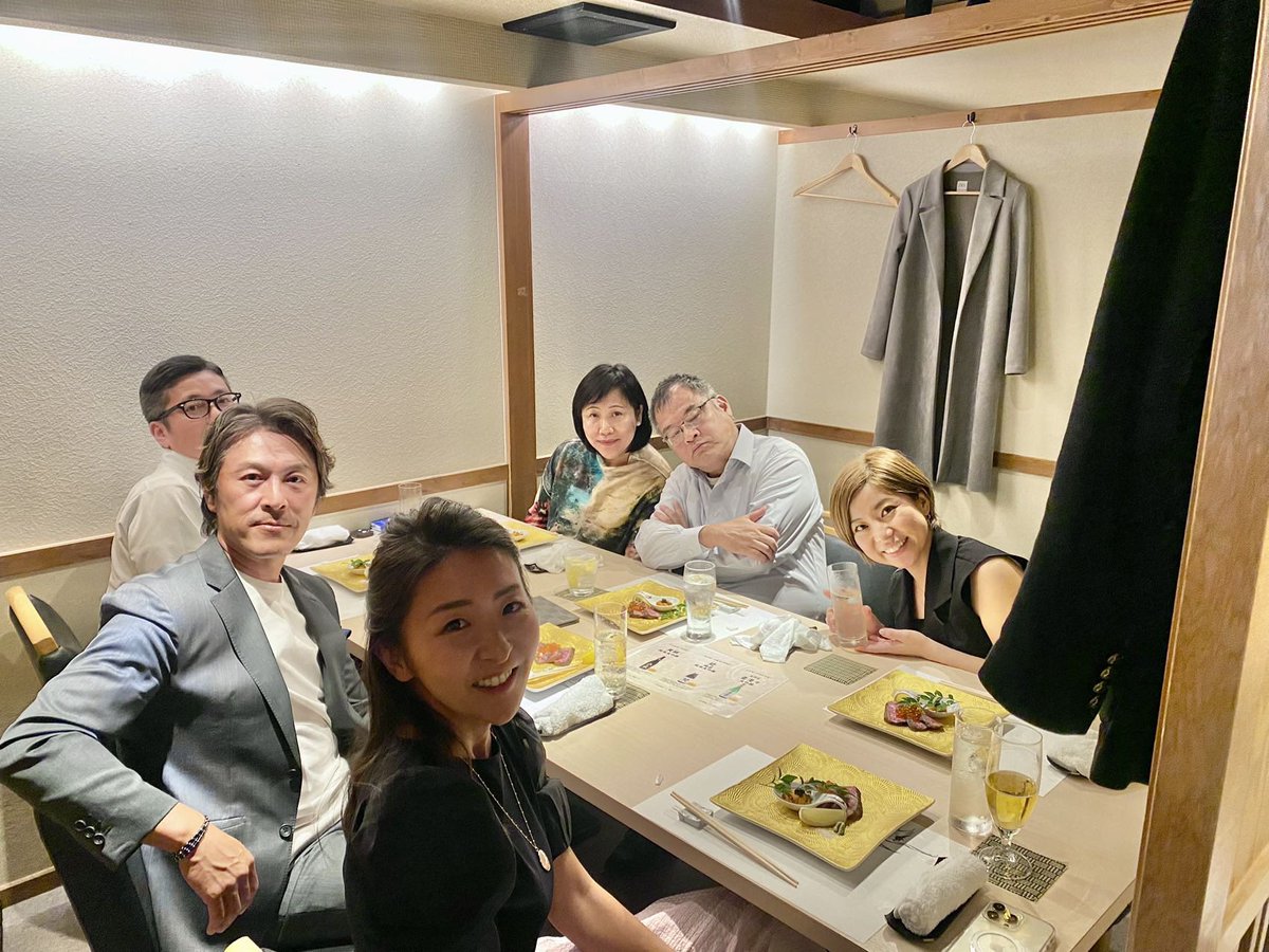 Anna_Advisors's tweet photo. 海外から10年以上のパートナーが来日。
午後はずっと打合せやセミナーでした

新しい事もスタートしますよ💪
@AtMidori https://t.co/9R4mbLENv2