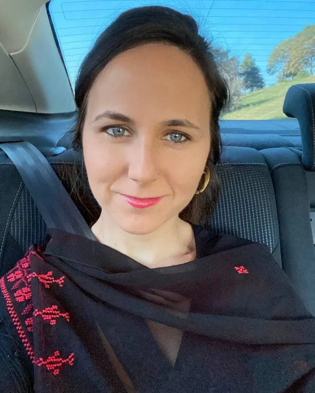 Acabo de descubrir que Aitana tiene ojos azules Forocoches